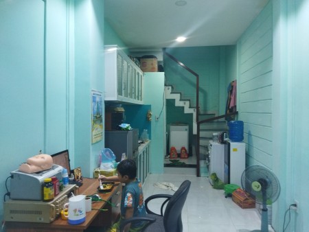 Bán nhà sát mặt tiền Nguyễn Kiệm, Phú Nhuận nhà đẹp mới 3 tầng hẻm xe hơi giá 4 tỷ
