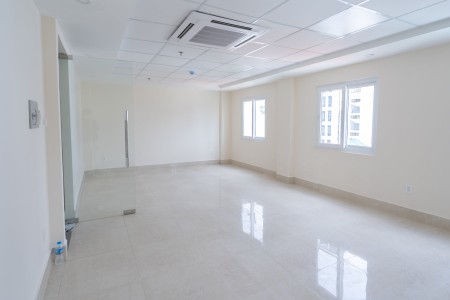Còn sàn diện tích 150m2, 110m2, 90m2, 60m2, 20m2 Vị trí ngay dưới chân cầu Sài gòn, view Landmark
