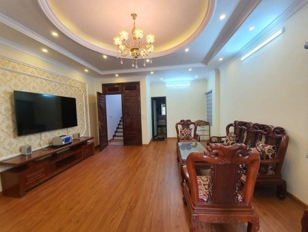 Bán nhà nguyên căn siêu hiếm Thái Hà Đống Đa, diện tích 35m, xây 5 tầng giá bán 4 tỷ, sổ sẵn