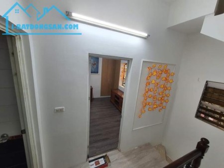 Nhà đẹp Bùi Xương Trạch, 40m2×4T, 2 mặt thoáng, ngõ thông thoáng, giá chỉ 3,8 tỷ.