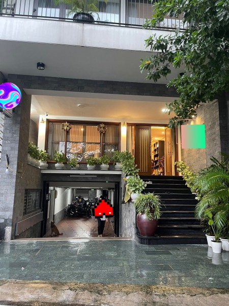 Bán Toà nhà văn phòng 9 tầng thang máy quận Đống Đa, thông sàn 2 mặt phố