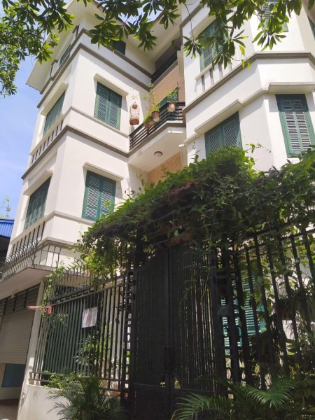 Chính chủ bán nhà phố Giảng Võ Cát Linh Quận Đống Đa dtsd 90m2, 4 tầng, mt 11,6m (17,5 tỷ)