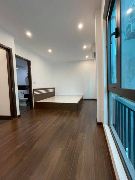 Nhà mới 5 tầng lung linh ở ngay đường Phương Canh, 5 tầng mặt tiền 6.5m, giá bán 2.95 tỷ