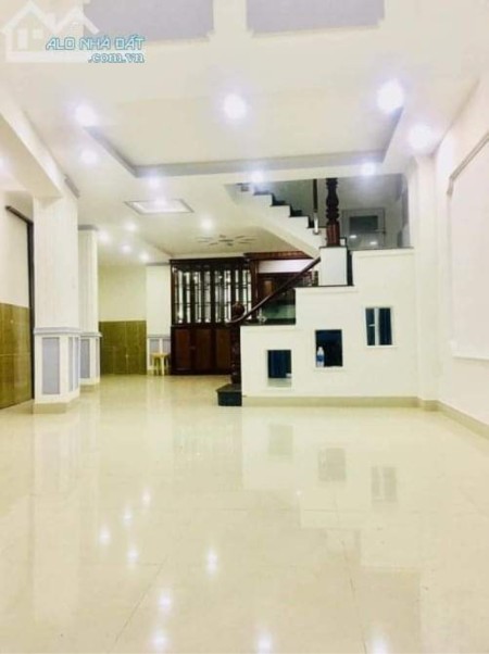 Bán nhà chính chủ nguyên căn hẻm xe hơi Lạc Long Quân, Tân Bình dt 65m2 giá 4.3tỷ thương lượng