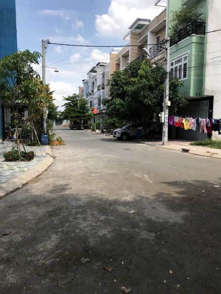 Bán dãy nhà trọ 1 trệt 1 lầu gồm 16 phòng, đang kinh doanh thu nhập ổn định