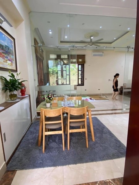 Bán nhà mặt phố Thụy Khuê, diện tích sử dụng 110m2, 7 tầng, thang máy, MT 5,5m, 2 mặt phố
