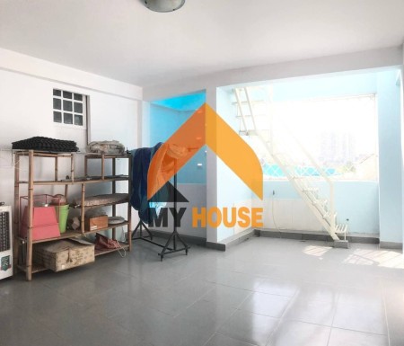 Cho thuê nhà nguyên căn Thảo Điền rẻ đẹp hết nước chấm, sân rộng rãi , giá chỉ 18tr/th