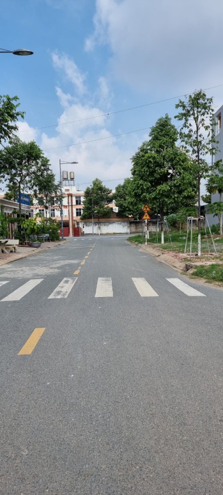 Chính chủ bán gấp lô đất full thổ cư mặt tiền view Công viên, thuộc Phú Hòa, Thủ Dầu Một, BD