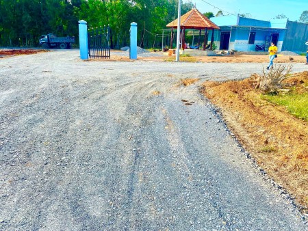 Chính chủ cần bán Đất sổ hồng riêng cách Quốc Lộ 13 500m ngân hàng cho vay lãi suất thấp