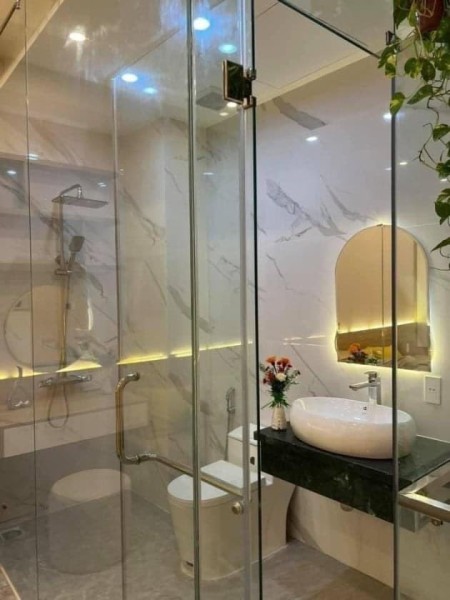 Bán nhà Linh Đàm, Hoàng Mai, dtsd 40m2, giá 3.5 tỷ, 4 tầng, lô góc, thoáng, ô tô lùi cửa.