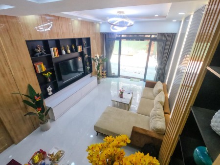 Siêu hiếm phân lô Hoàng Quốc Việt diện tích sử dụng 45m2 5 tầng giá quá tốt 7 tỷ lh 0936438274
