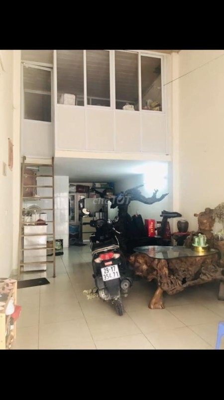 Cho thuê Nhà mặt đất nguyên căn, diện tích sử dụng 60m2 bao gồm gác lửng 20m chia 2 phòng,