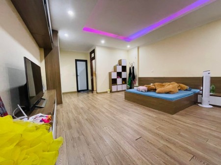 Bán Nhà Nguyễn Lương Bằng 45M 5 Tầng Mt 4.9M Giá 6.9 Tỷ Gần Công Viên