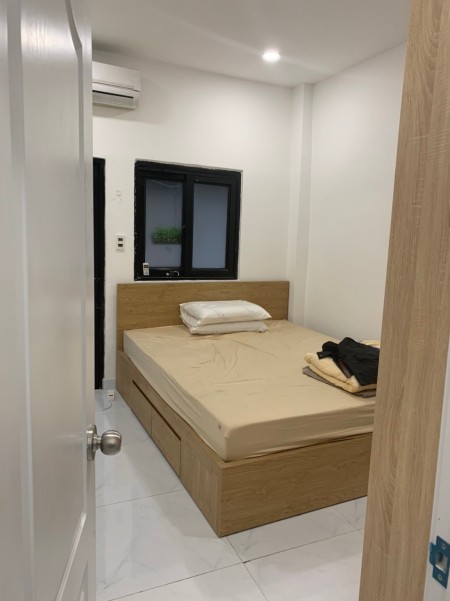 Ngộp ngân gàng cần bán nhà Đoàn Thị Điểm, hẻm rộng 4m, diện tích sử dụng 80m2 lhcc