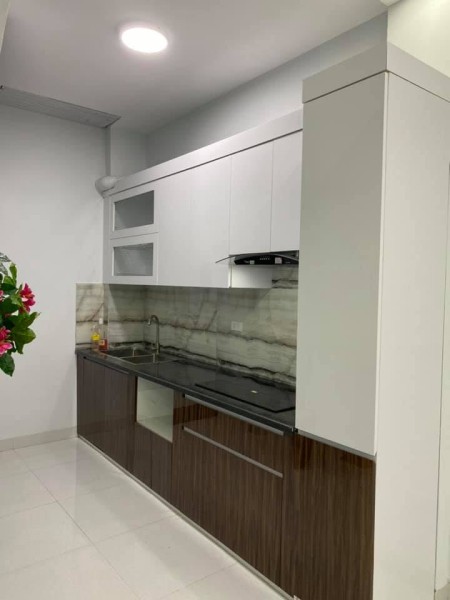 Bán nhà nguyên căn Ngọc Thuỵ nhà bao đẹp vào ở được ngay, đúc kiên cố 5 tầng, pháp lý đầy đủ