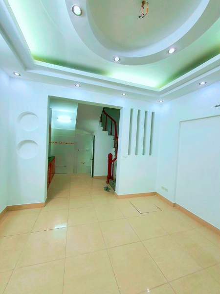 Trung tâm Cầu Giấy 6 tầng đúc ngõ nông gần phố 20m ra ô tô diện tích 34m2, nhỉnh 4 tỷ