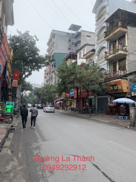 Bán nhà mặt phố Đê La Thành, không quy hoạch, lô góc, 45m2, MT 5m, giá 13.5 tỷ