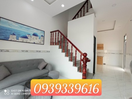 Cần bán nhà 4x10 giá 650 triệu mặt tiền Tĩnh Lộ 824, đường lớn, nhà hoàn chỉnh, vào ở được ngay