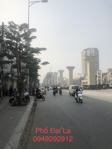 Bán nhà mặt phố Đại La, xây tòa VP, dtsd 131m2, mặt tiền 5.5, vỉa vè rộng, kinh doanh đỉnh