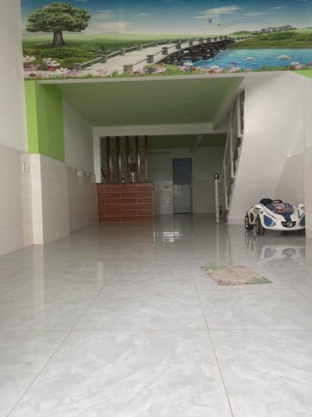 Cần bán nhanh nhà đường số 6, Quận Thủ Đức, giá 4.75 tỷ khu dân cư vị trí đắc địa, lhcc