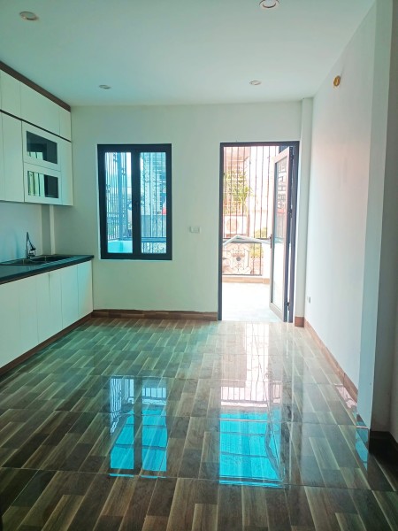 Nhà mới đón Tết Lạc Trung diện tích sử dụng 44m2 6 tầng ô tô đỗ cửa giá nhỉnh 5 tỷ