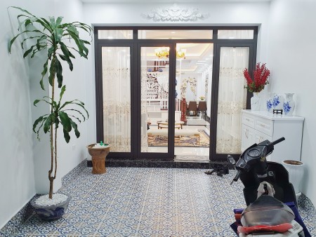 Bán nhà Đống Đa Xã Đàn dtsd 57m2 mt 5m giá rẻ gần đường ô tô full nội thất hiện đại, giá 4.xx tỷ