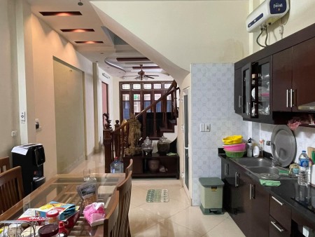 Bán nhà Phân Lô Phố Lâm Du, Long Biên, Khu vực dân trí cao, yên tĩnh, an ninh tốt.