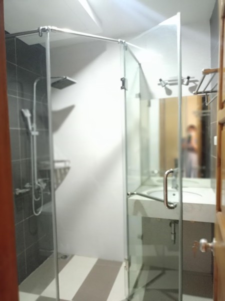 Võ Chí Công, DT 78m x 5 tầng, ô tô vào, giá bán chỉ 99 triệu/m2, có thương lượng