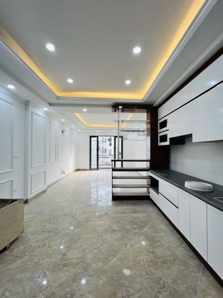 Tôi Bán 3 Toà Nhà Xây Mới 58m2, 7 Tầng Thang Máy, số 37 Trần Hữu Tước, Ngay Ngã 6 Xã Đàn, giá 19 tỷ
