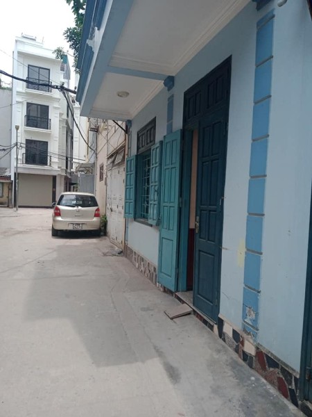 Bán đất tặng nhà Tư Đình Long Biên.140m gía 62 triệu/m2. Ngõ 7m đầu tư phân lô sẽ thắng to