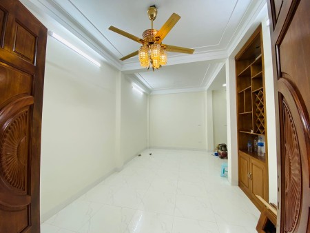 Bán Nhà Ngõ Tôn Đức Thắng thông Hồ Văn Chương nhà đẹp thoáng mát giá bán chỉ 1.95 tỷ