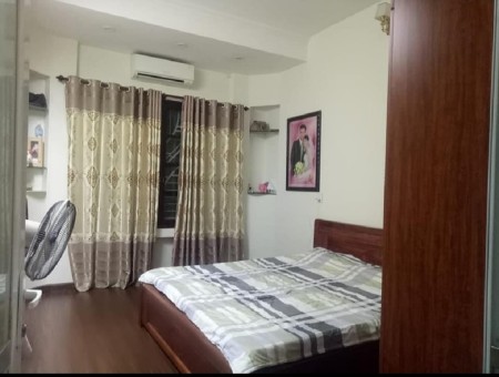 Nhà rẻ nhất Tư Đình, Long Biên diện tích to 54m2 giá 63,8 triệu/m2 ô tô 7 chỗ cách cổng 20m