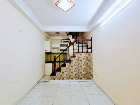 Bán nhà Thái Hà, 14/16m2 mặt tiền 2.8m, 4 tầng, giá bán nhỉnh 2 tỷ, ngõ ô tô vào thoải mái