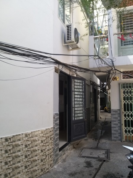 Chính chủ bán nhà nhỏ ngay trung tâm hẻm Võ Thị Sáu, phường 8, Quận 3, giá 2.1 tỷ, lh 0909145485