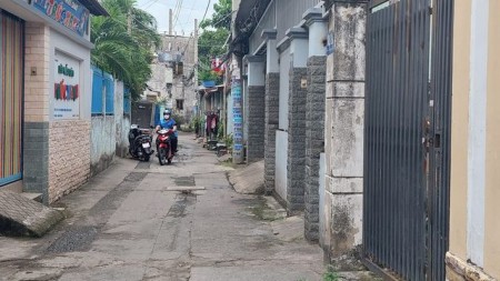 Hẻm xe hơi khu dân cư đông Quang Trung dtsd 4,5x15 (68m2) 2 tầng giá bán chỉ 4,6 tỷ thương lượng