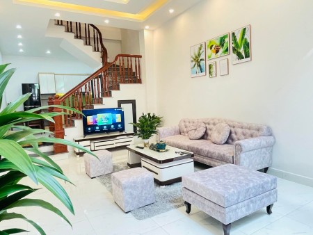 Chủ cần bán nhà phố Lê Đức Thọ, dtsd 55m2, 4 tầng ngõ thông gần ô tô giá bán 4.75 tỷ