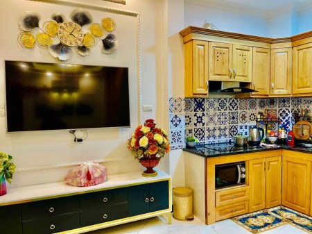 Bán nhà nguyên căn Giáp Bát Hoàng Mai 5 tầng giá bán chỉ 3.5 tỉ nhà đẹp vào ở luôn