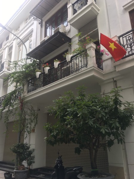 Bán liền kề 90 Nguyễn Tuân, giá rẻ, kinh doanh, cho thuê thuận lợi giá thoả thuận