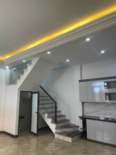 Bán nhà nguyên căn đẹp ô tô gần lô góc 3 mặt thoáng 3 bóc ra hô, giá bán chỉ 4.3 tỷ sổ sẵn