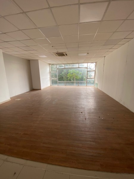 Còn đúng Căn 70m2 Quận 4 Cho thuê làm Văn phòng Giá ưu đãi mùa dịch nha bà kon