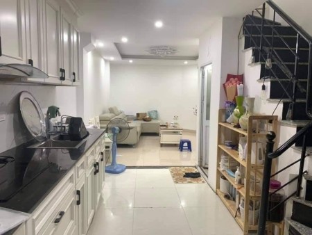 Cần sang nhượng gấp căn mặt phố trung tâm Quận Cầu Giấy, đẹp, sang, hiếm giấy tờ đầy đủ