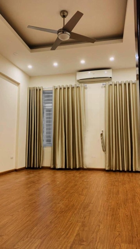 Yên Hòa diện tích sử dụng 54m2 5 tầng, gần phố, ô tô đỗ 15m, nhỉnh 4 tỷ thương lượng