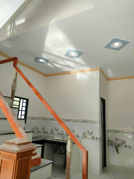 Nhà 1 trệt, 1 lầu, diện tích 65m2 hẻm xe hơi 6m ngay Mt Xuân Thới Sơn Hóc Môn, 800Tr