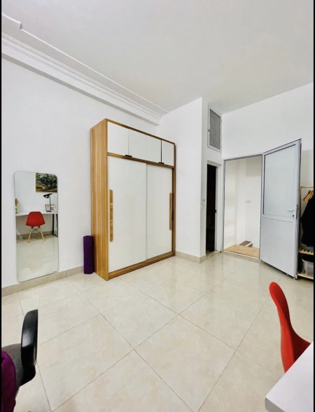 Lô góc diện tích sử dụng 52m2 5 tầng ô tô kinh doanh ngõ thông khu dân cư đông đúc