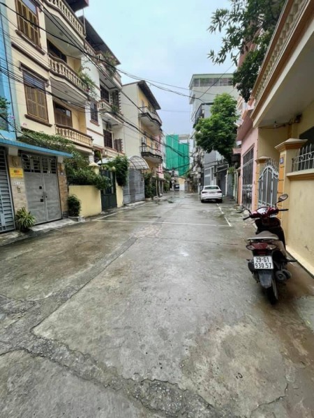 Nhà nguyên căn kiến trúc đẹp khu phân lô ô tô vào nhà kinh doanh hay văn phòng đều tốt