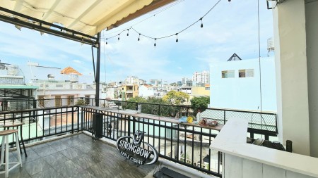 Cho thuê mặt bằng tầng thượng khu dân cư Quận 1, có hỗ trợ giá mùa dịch