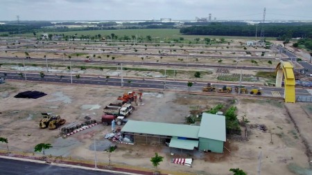 Tôi cần bán gấp lô đất 80m2 full thổ cư xây nhà ngay, gần KCN bàu bàng, cách QL 13 500m có sổ hồng