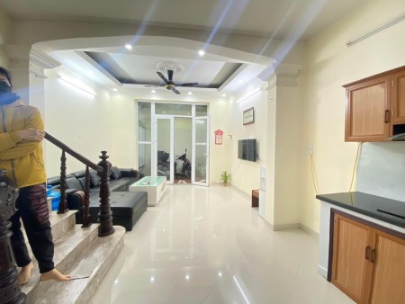 Nhà đẹp, ngõ nông vài bước ra phố, 5 tầng, nhà mới toanh, chỉ xách va ly đến là ở khu dân cư