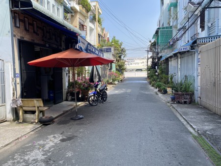 Cho thuê nhà Hẻm 288, Nguyễn Văn Cừ khu cán bộ công ty Dược Hậu Giang, xe đậu trước nhà