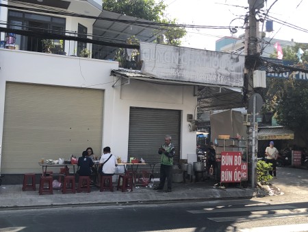 Cho thuê mặt bằng kinh doanh (2 mặt tiền) vị trí đắc địa, khu dân cư đông đúc, giá tốt
